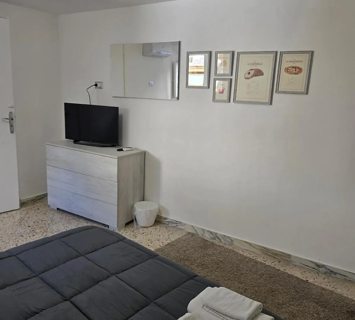 Mak House Hotel Palermo 0*,  Olaszország